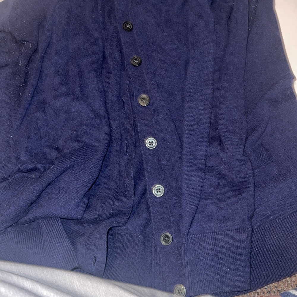 sweater - Picture 3 of 3